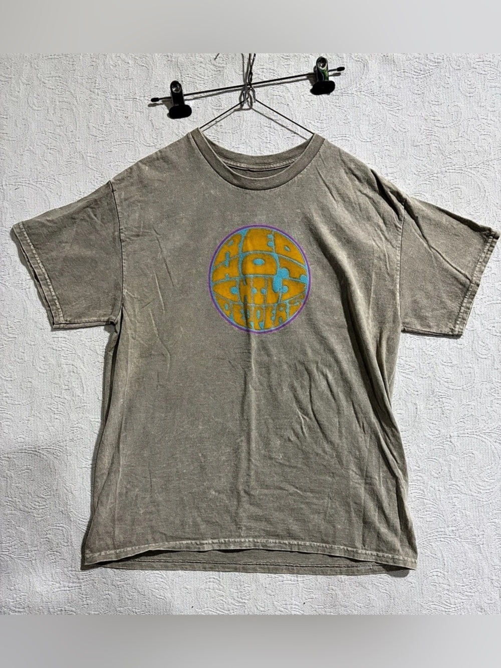 Red Hot Chili Peppers 2024 Tour Graphic Tee Taupe Large